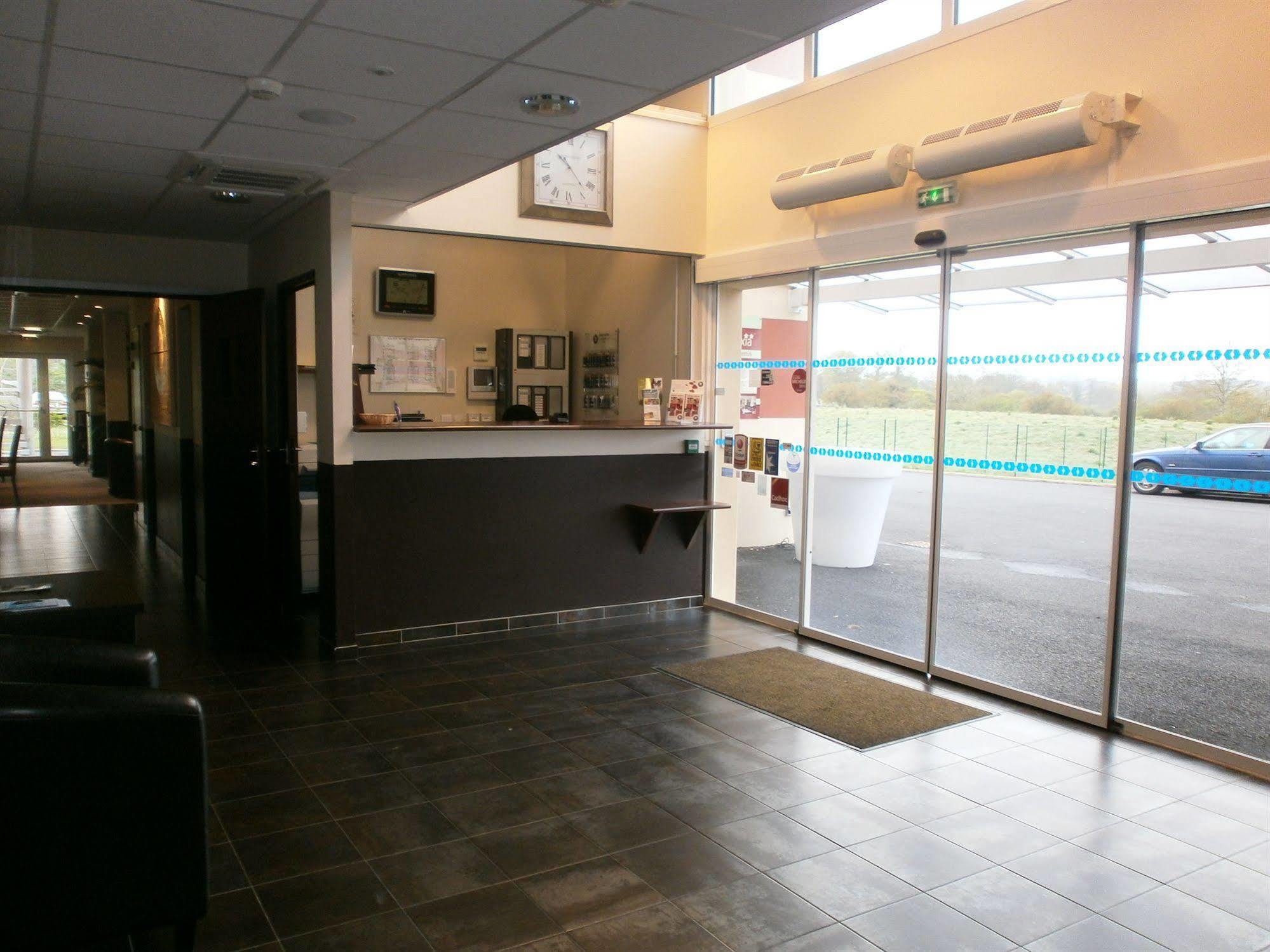 Brit Hotel Confort Alexia - La Souterraine Buitenkant foto
